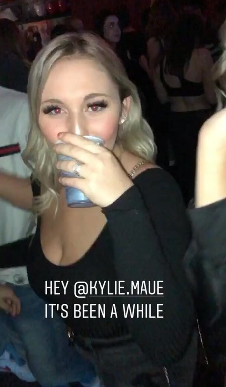 Kylie Manue pretty model images