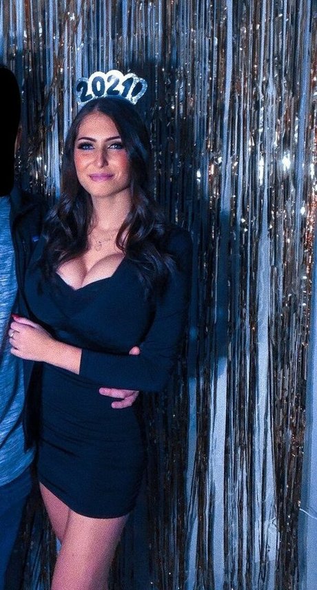 burkekelleher erotic star pic
