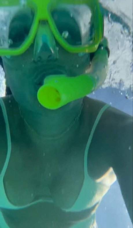 Heather Watson naked star photo