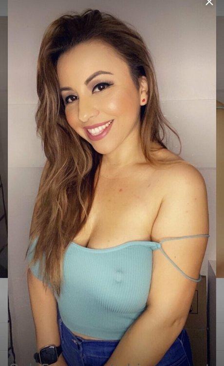 Adriana Noriega model nude photo