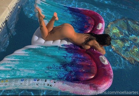 Noe Artes model sexy photos