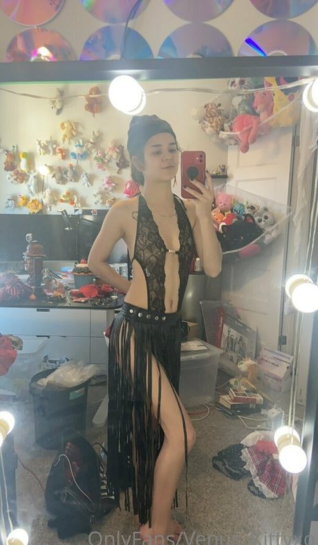 Venus Kitty nudes pornstar gallery
