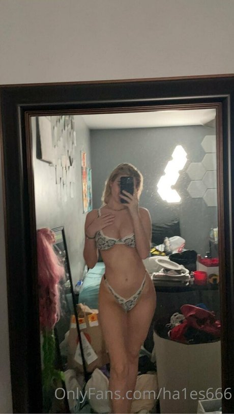 HayMartinn model adult pictures