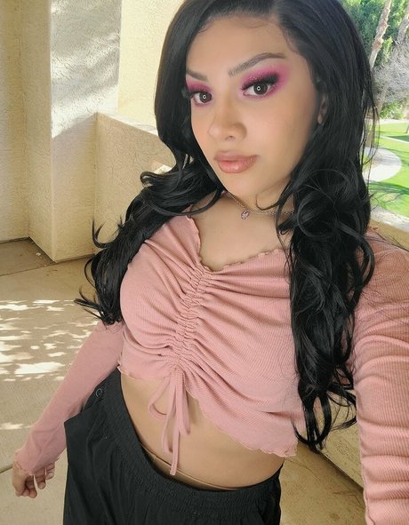 Mina Sin model adult photo