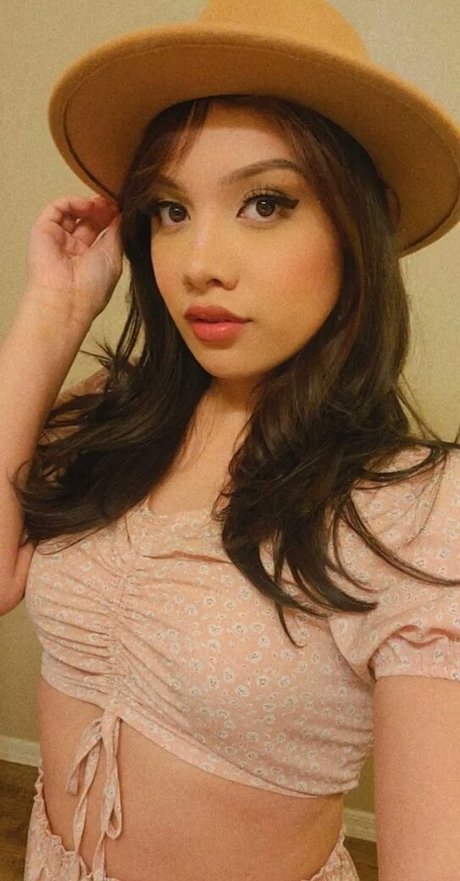 Mina Sin porn model picture