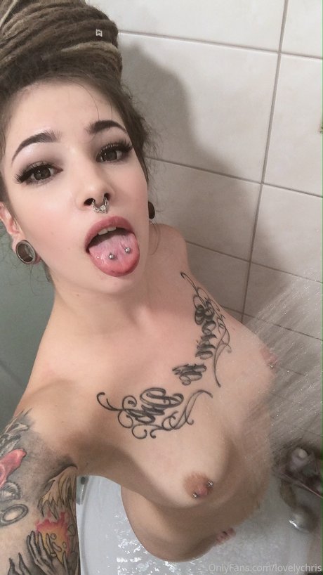 lovelychris profile image