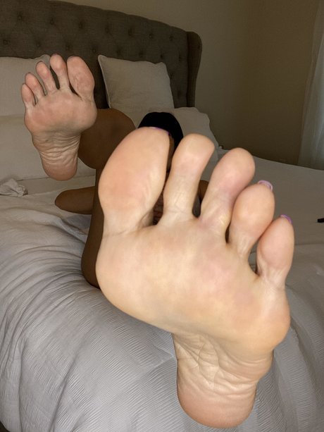 Laprettyfeet4 nice actress pictures
