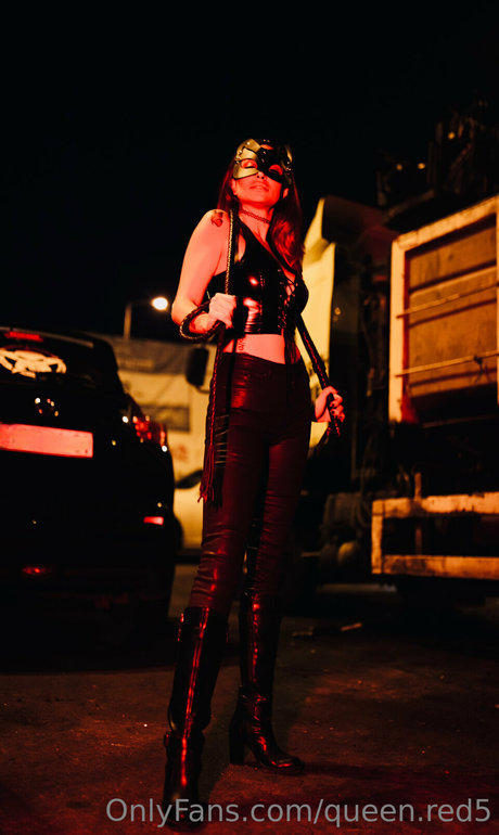 Queen Red star perfect pics