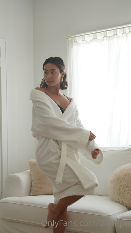 Olivia Pascale nude actress pics