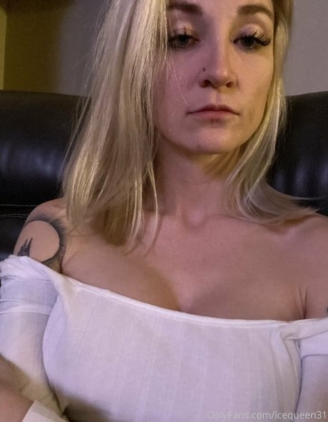 icequeen31 star erotic pic