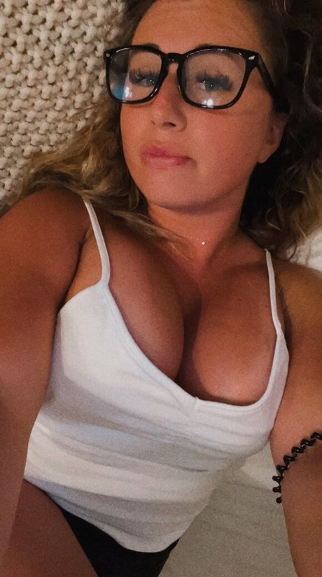 K a t i e pornographic actress photos