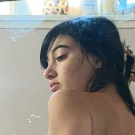 Delilah Raige model nude photo