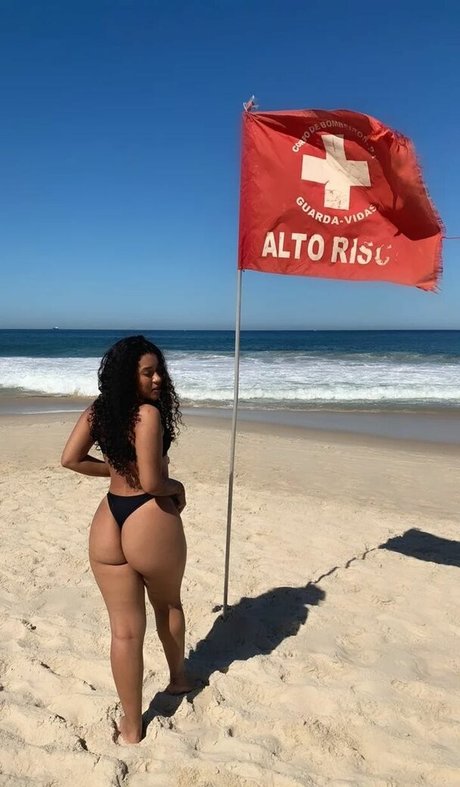 Giovanna Santos star erotic pic