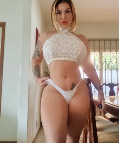 Kenia Magnus pornstar naked images
