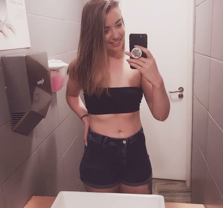 theenicolehammond top star images