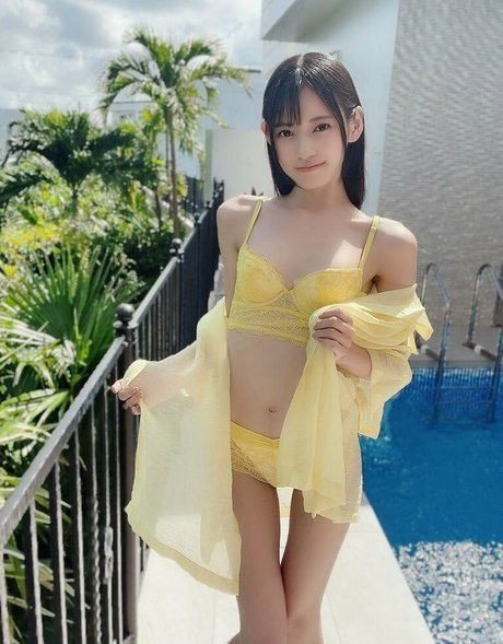 Umi Yatsugake erotic model pic
