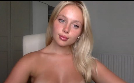 mskittybea star naked images
