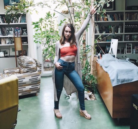 Angelica Trae pornographic model img