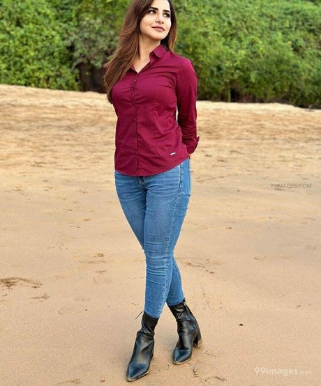 Ashu Reddy nice actress archive