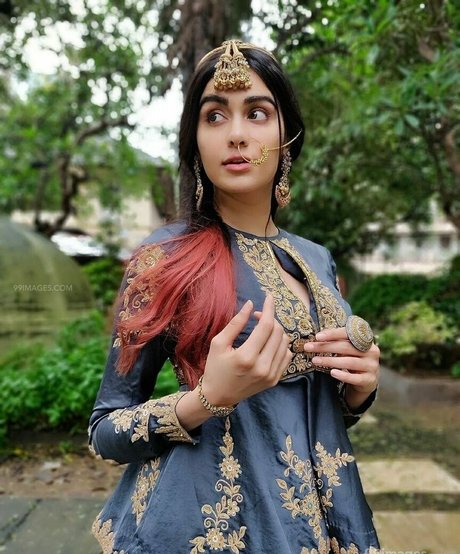 Adah Sharma sexy actress photo