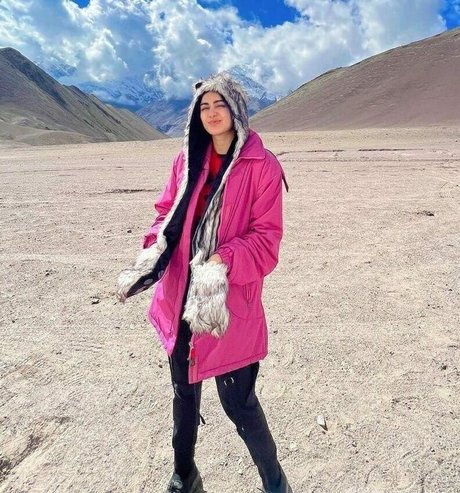 Adah Sharma model xxx pic