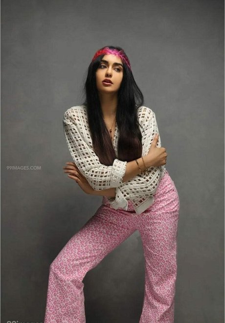 Adah Sharma model top pic