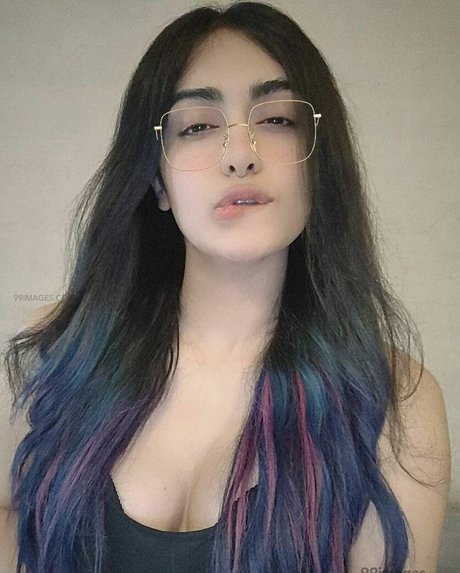 Adah Sharma erotic model images