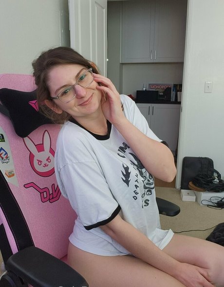 Molly Smith nude pornstar picture
