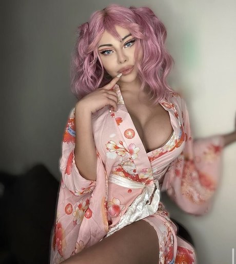 Melissa Taskin erotic model img
