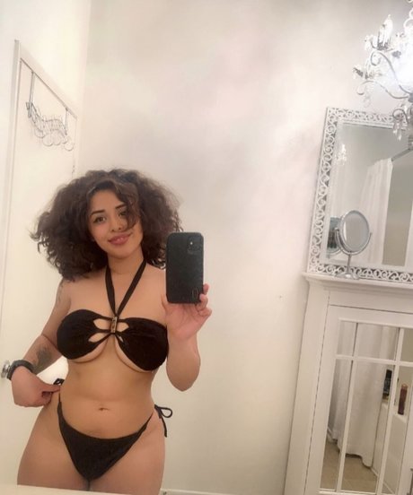 Saraiii Fon777 naked star photos