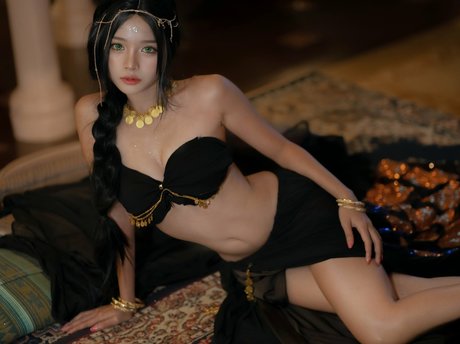 miholy nude model pics