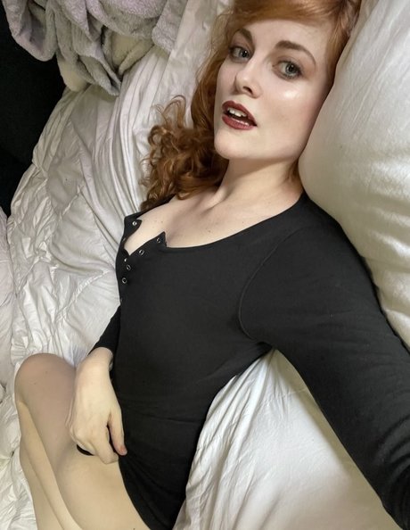 Sarah Beattie exclusive star pics