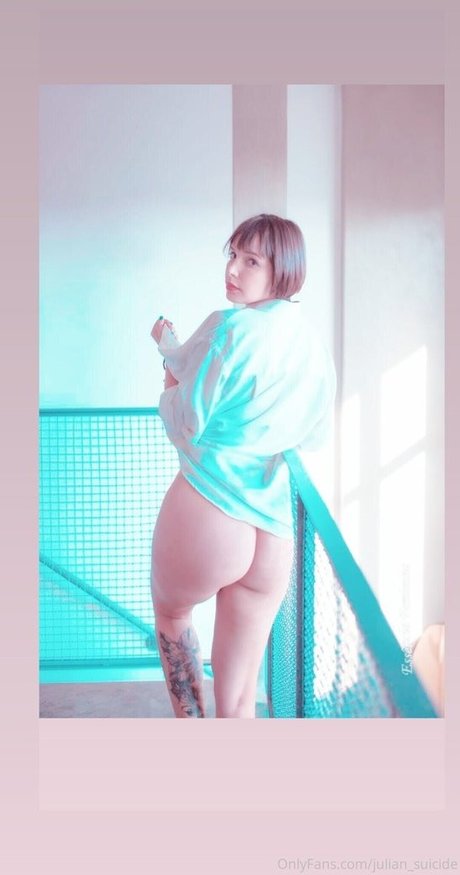 Julian Suicide beautiful model photos