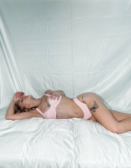 lealy47 free pornstar photos