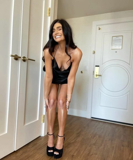 Lauren OConnell free model pic