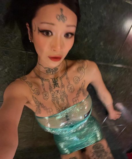 tightcorsetloosemorals model exclusive image