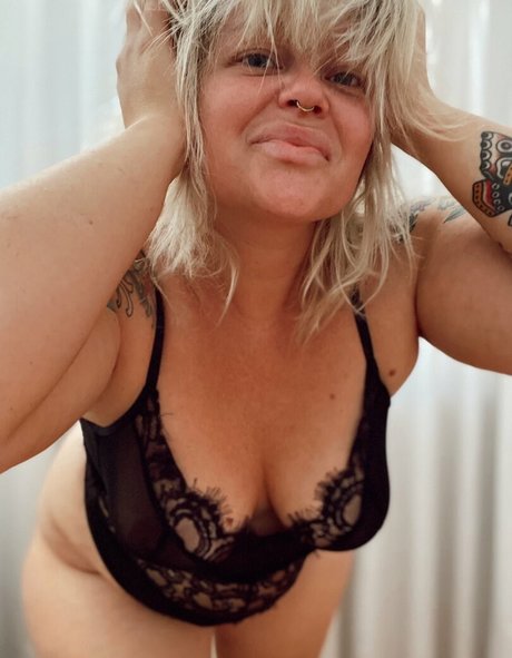 Tallulah Moon sex model picture
