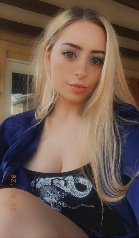 Paige 4Chan top model picture