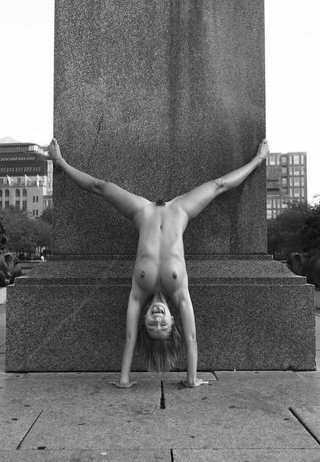 Marisa Papen adult model image