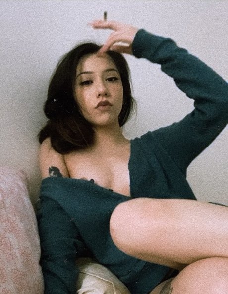 bbytenshi  hot model picture
