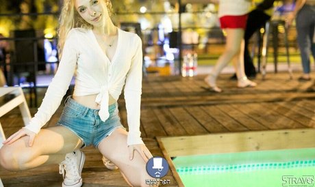 Tiny Miny Mo nude model photos