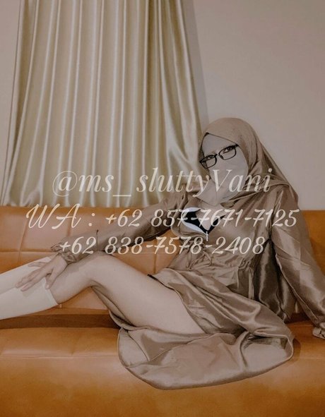 MssluttyVani pornstar top photo