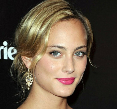 Nora Arnezeder naked model img