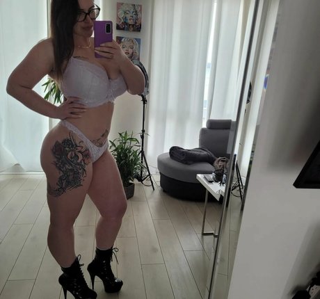 Sugar Krispy Kat model xxx pictures