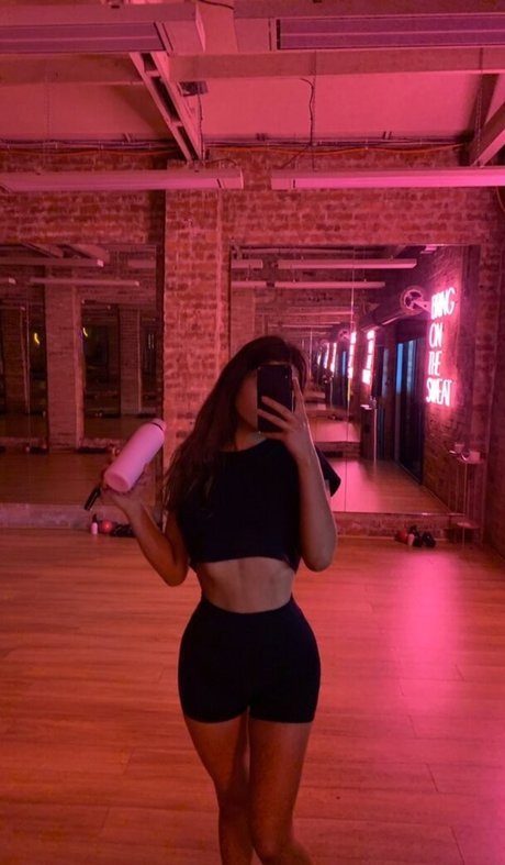 Alexandra Malliaras top star picture