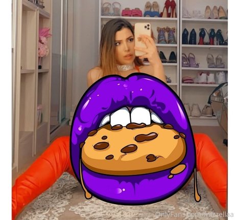 Mizz Ellaa ASMR pornstar high quality photo