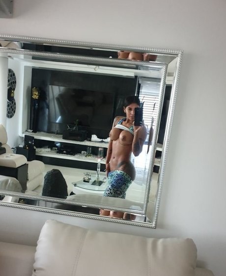 Sofia Leon sexy model gallery