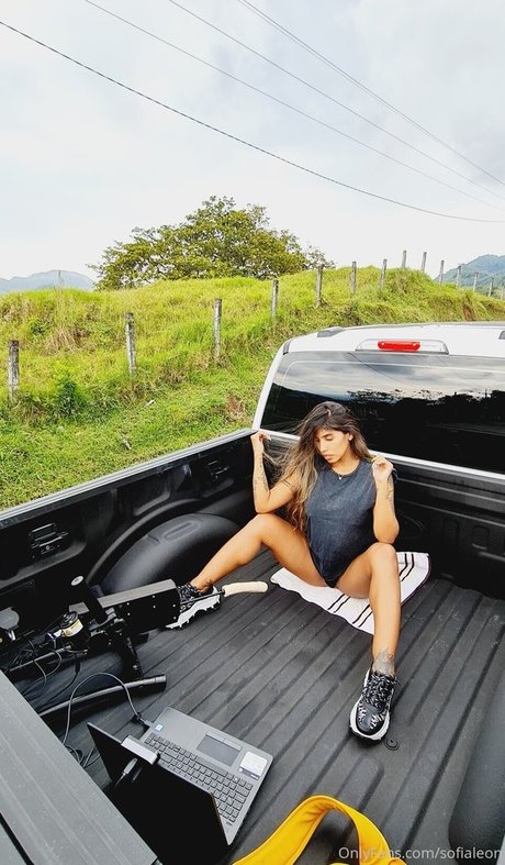 Sofia Leon nice pornstar archive