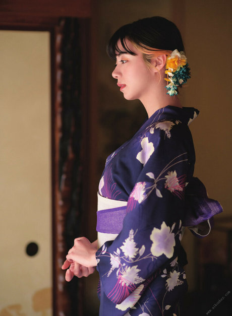 Elaiza Ikeda art actress picture