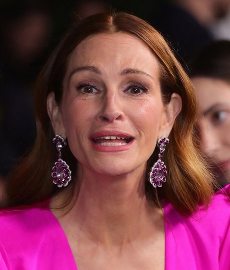 Julia Roberts best model gallery